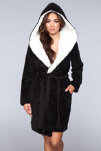 Load image into Gallery viewer, 1817 Janet Plush Fleece Color Block Robe