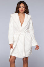 Load image into Gallery viewer, 1817 Janet Plush Fleece Color Block Robe